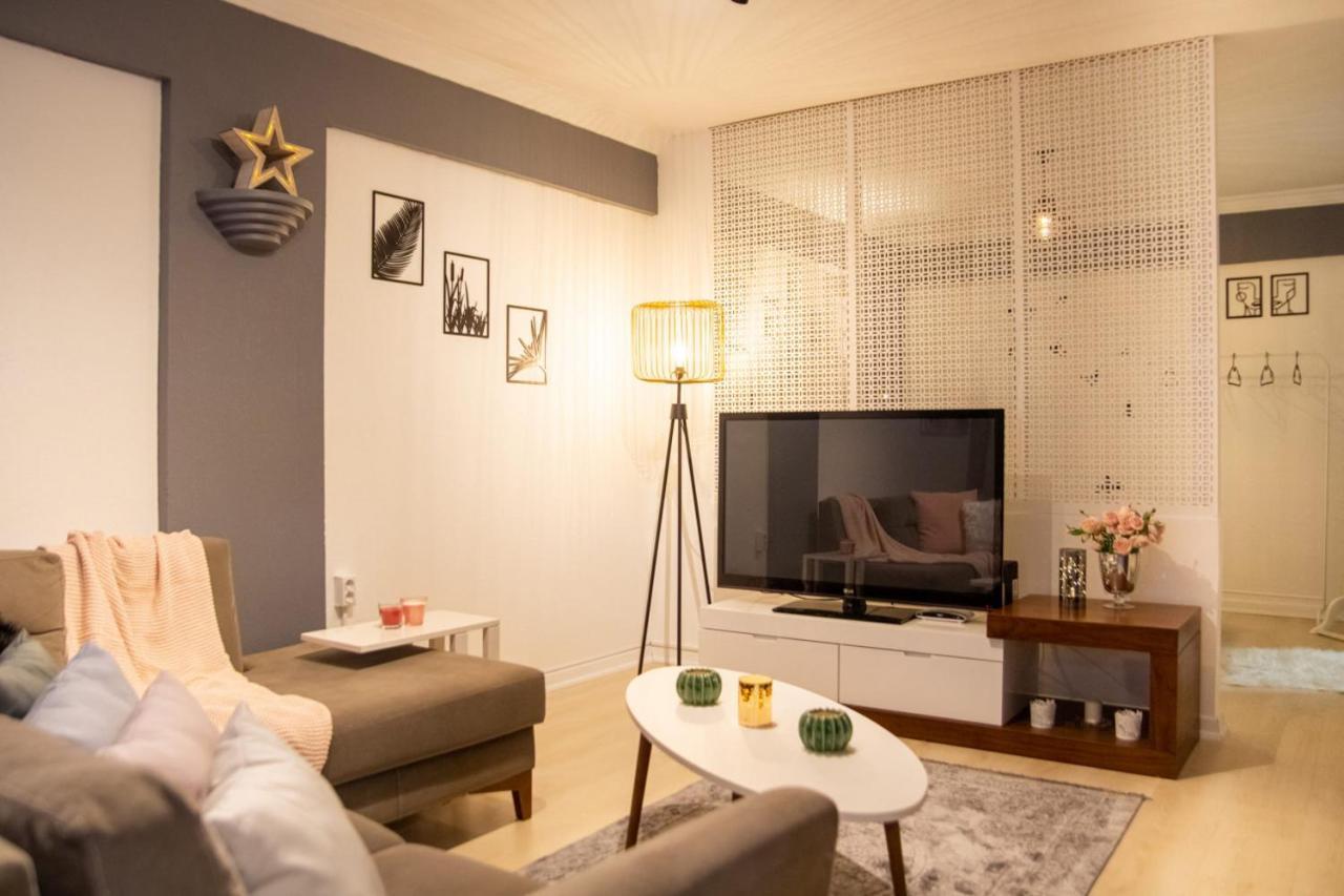 Amazing Flat Near The Coast With A Delightful Shared Terrace Close To Public Transportation In Karsiyaka Ізмір Екстер'єр фото