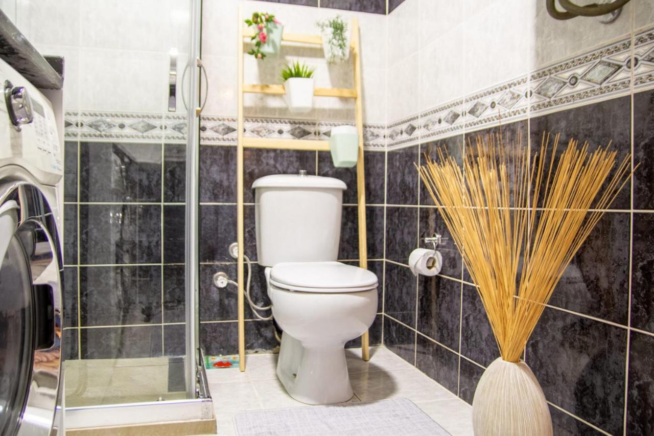 Amazing Flat Near The Coast With A Delightful Shared Terrace Close To Public Transportation In Karsiyaka Ізмір Екстер'єр фото